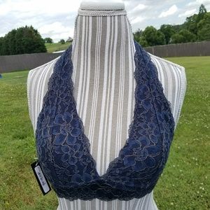 Halter bralette with removable pads